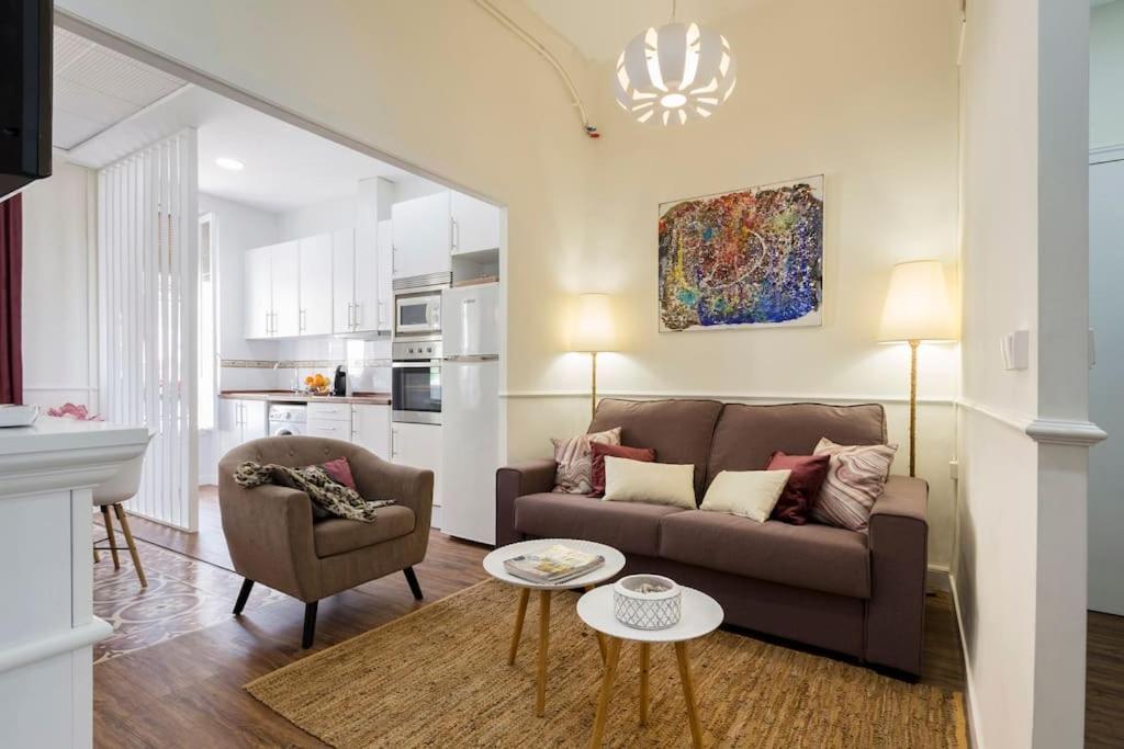 Family Century House With Terrace And Parking Valence